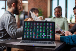 Aprenda a ler o calendário econômico para operar moedas e índices